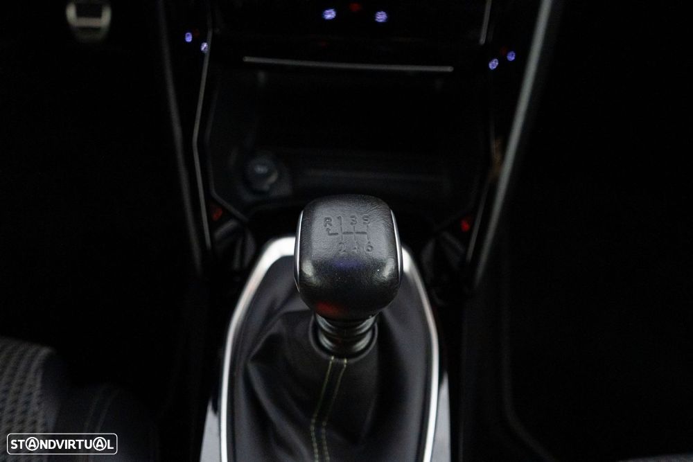 Peugeot 2008 1.2 PureTech GT - 26