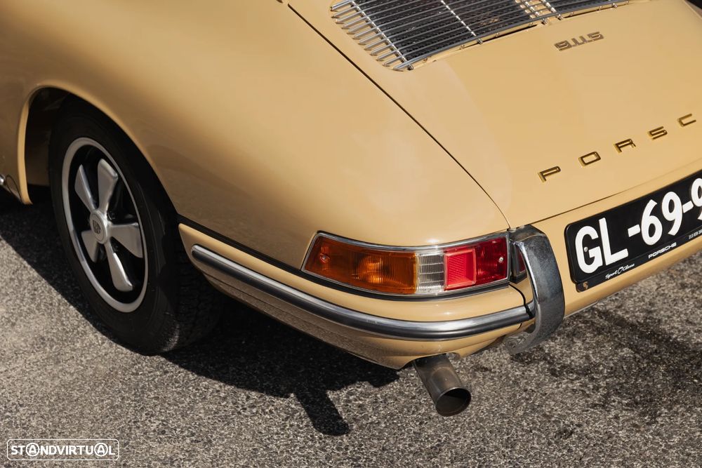 Porsche 911 Série F - 8