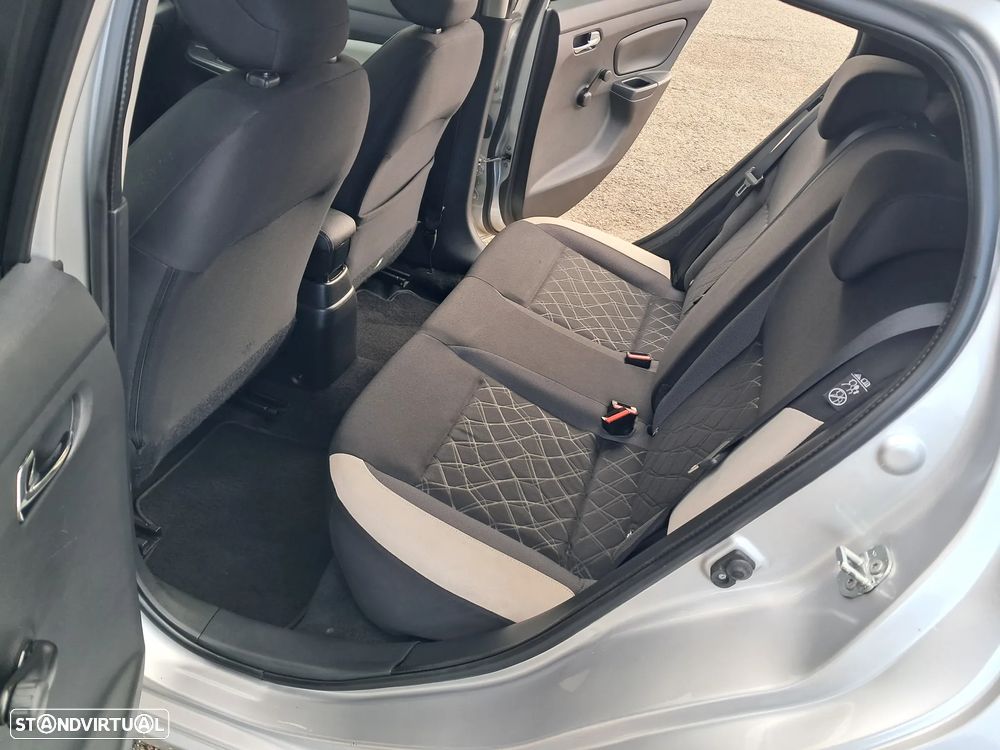 Nissan Micra 1.5 dCi N-Connecta Lifestyle S/S - 11