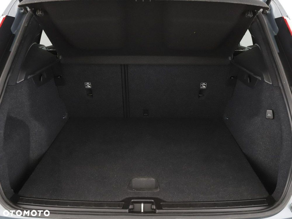 Volvo XC 40 T2 Momentum Core - 21