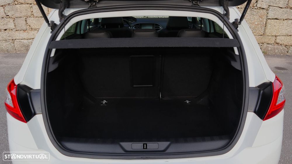 Peugeot 308 1.2 PureTech Allure EAT6 - 8