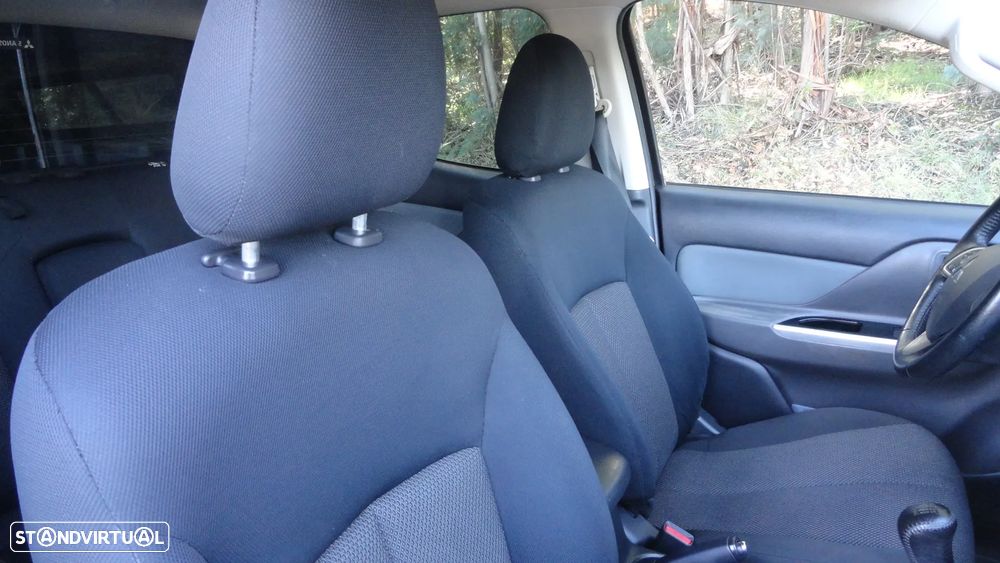 Mitsubishi L200 2.4 DI-D CD Invite 4WD - 25