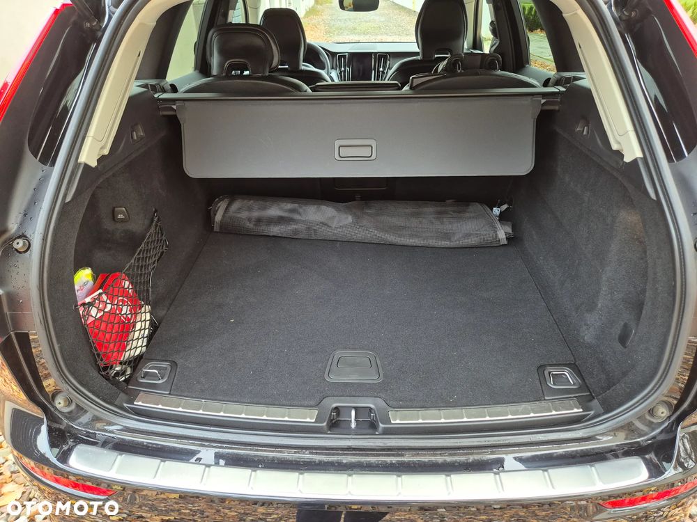 Volvo XC 60 B4 D Momentum Pro - 24