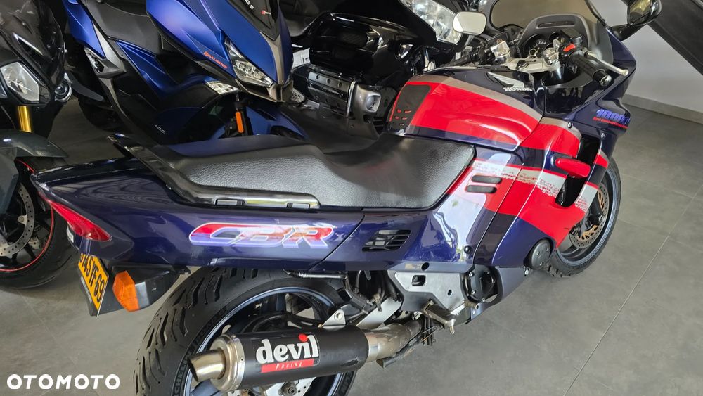 Honda CBR - 35