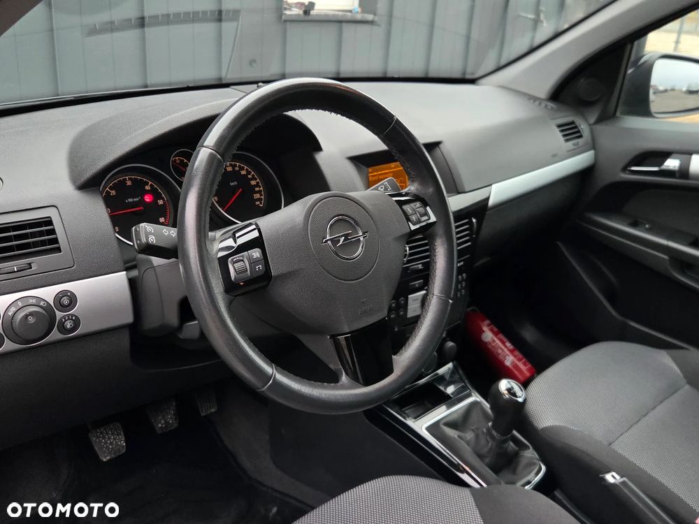 Opel Astra 1.7 CDTI DPF - 13