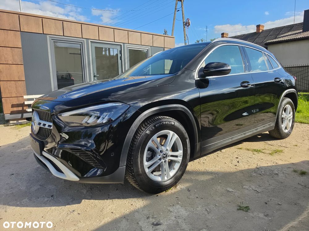 Mercedes-Benz GLA 200 7G-DCT Progressive - 2