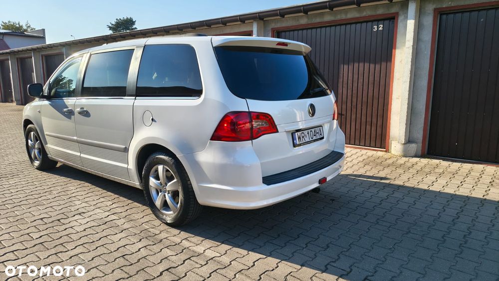 Volkswagen Routan - 8