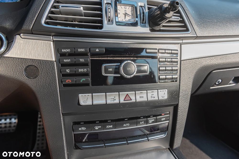 Mercedes-Benz Klasa E 200 4-Matic 9G-TRONIC - 34