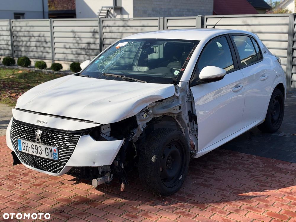 Peugeot 208 - 1