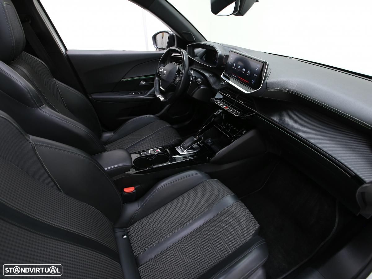 Peugeot 2008 1.5 BlueHDi GT EAT8 - 13