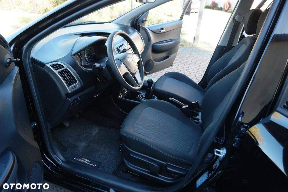 Hyundai i20 - 18