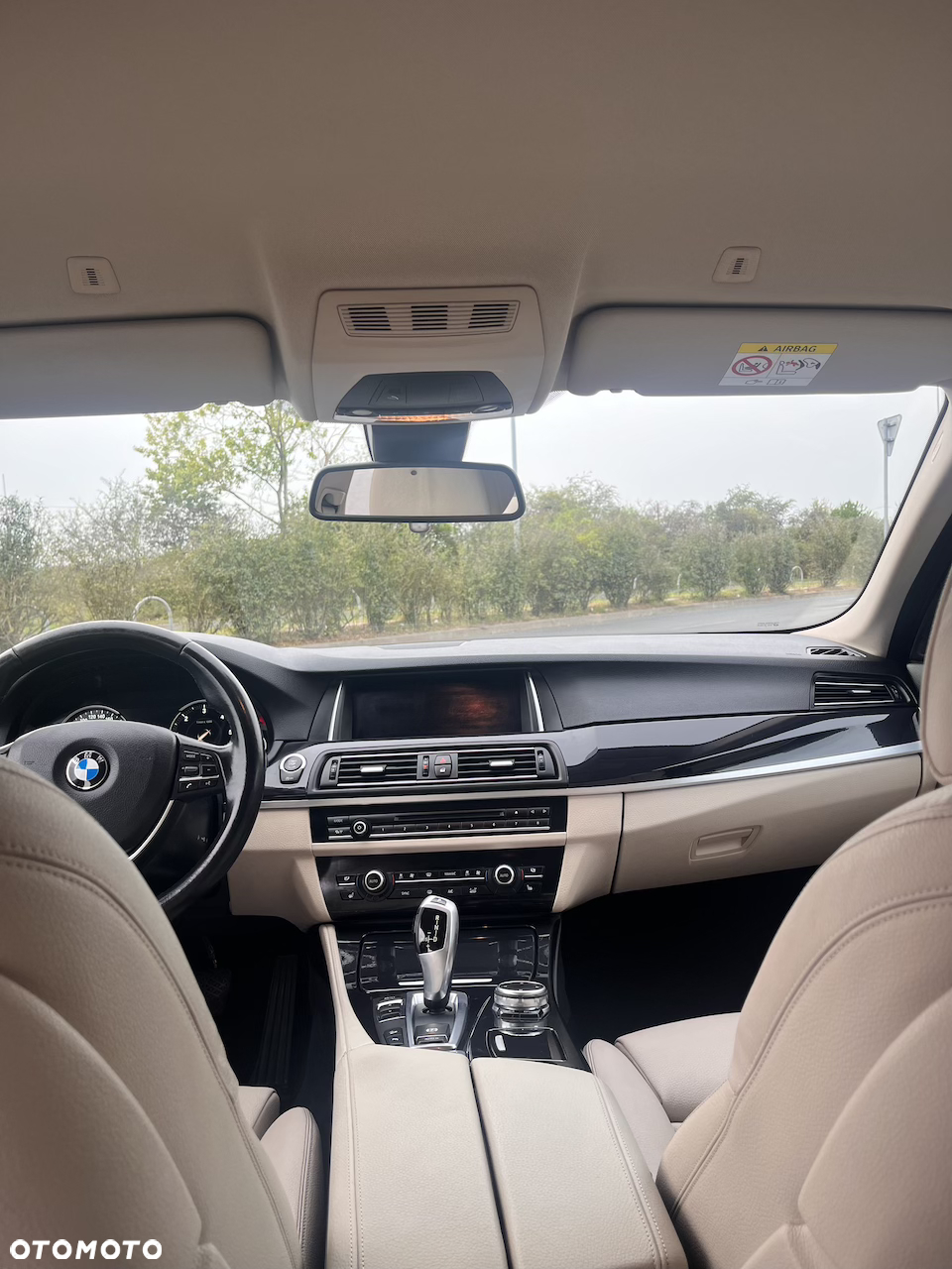 BMW Seria 5 520d xDrive - 23