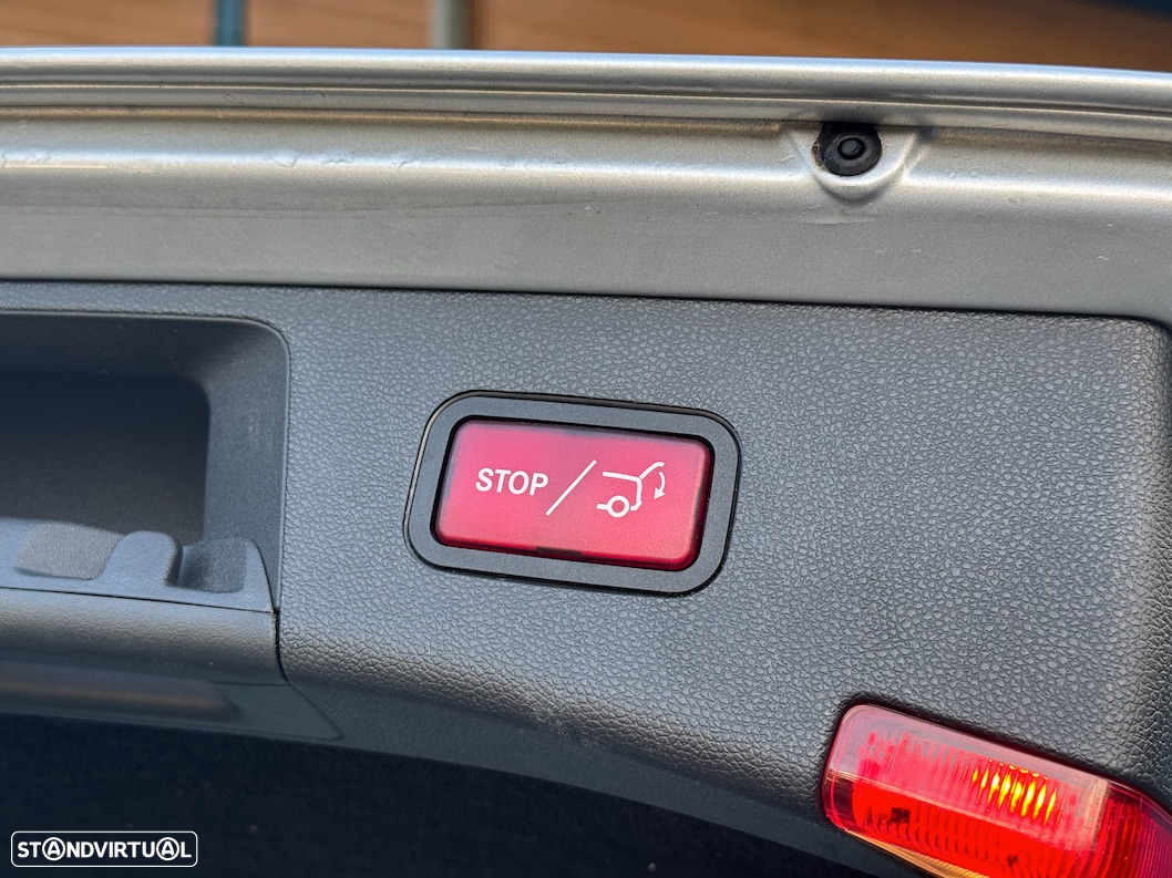 Mercedes-Benz E 250 BlueTEC Avantgarde Auto. - 17