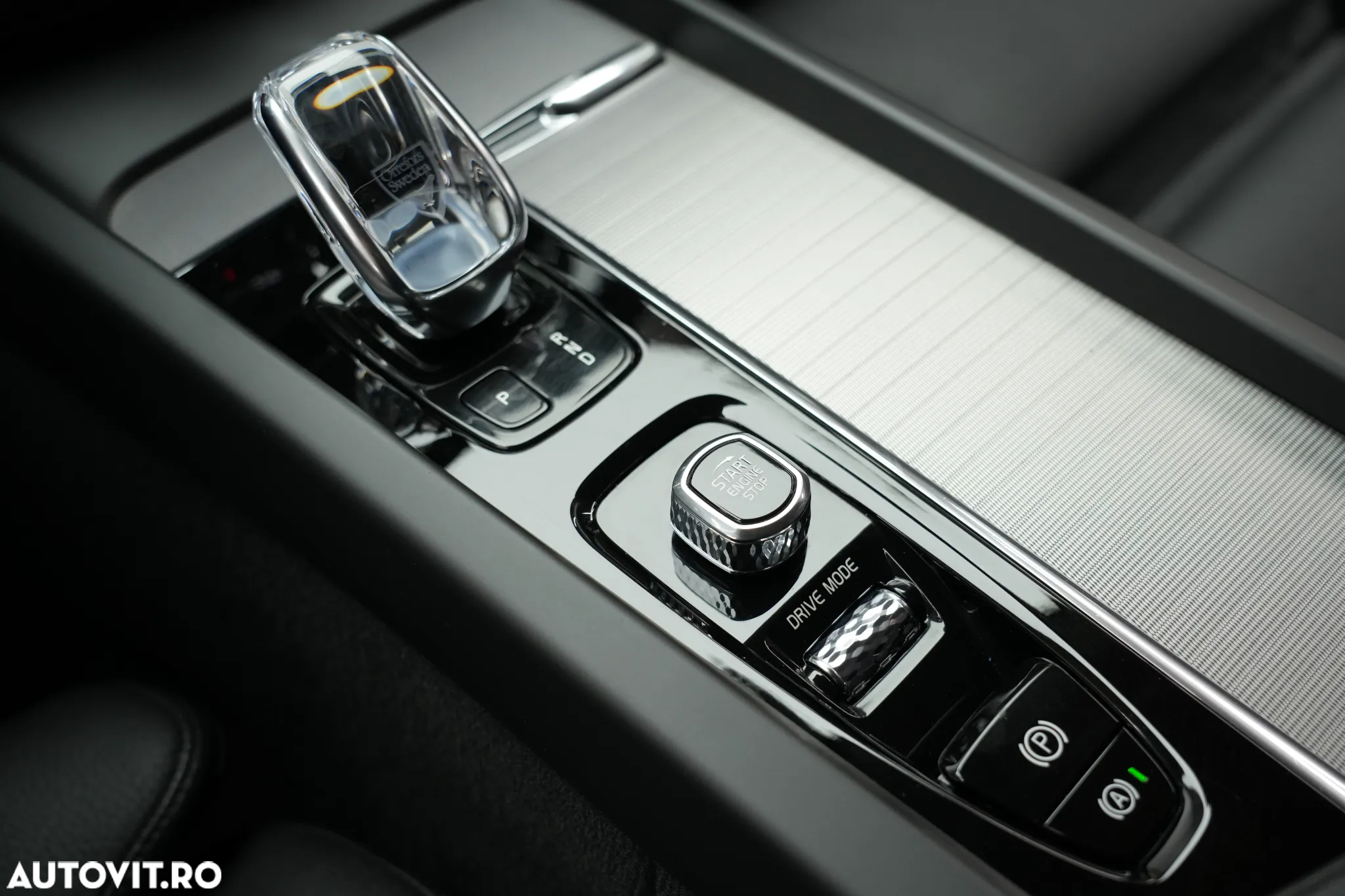 Volvo XC 60 B4 MHEV AWD Inscription - 27