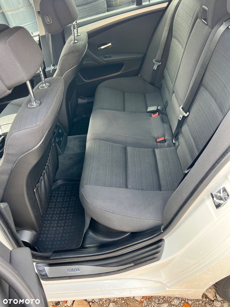 BMW Seria 5 525d - 11