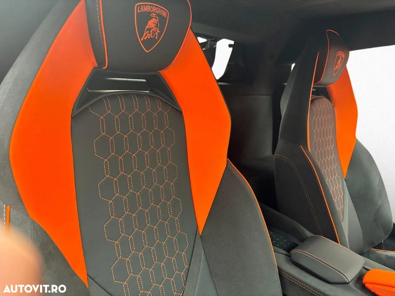 Lamborghini Revuelto - 2