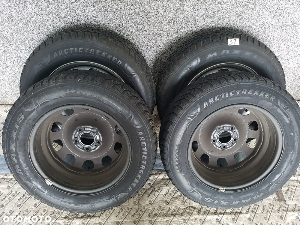 KOŁA ZIMA  DACIA DASTER 5X114,3  6,5JX16 215/65R16 - 17