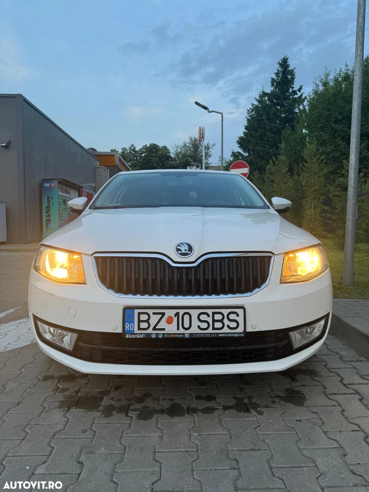 Skoda Octavia 2.0 TDI ELEGANCE - 9