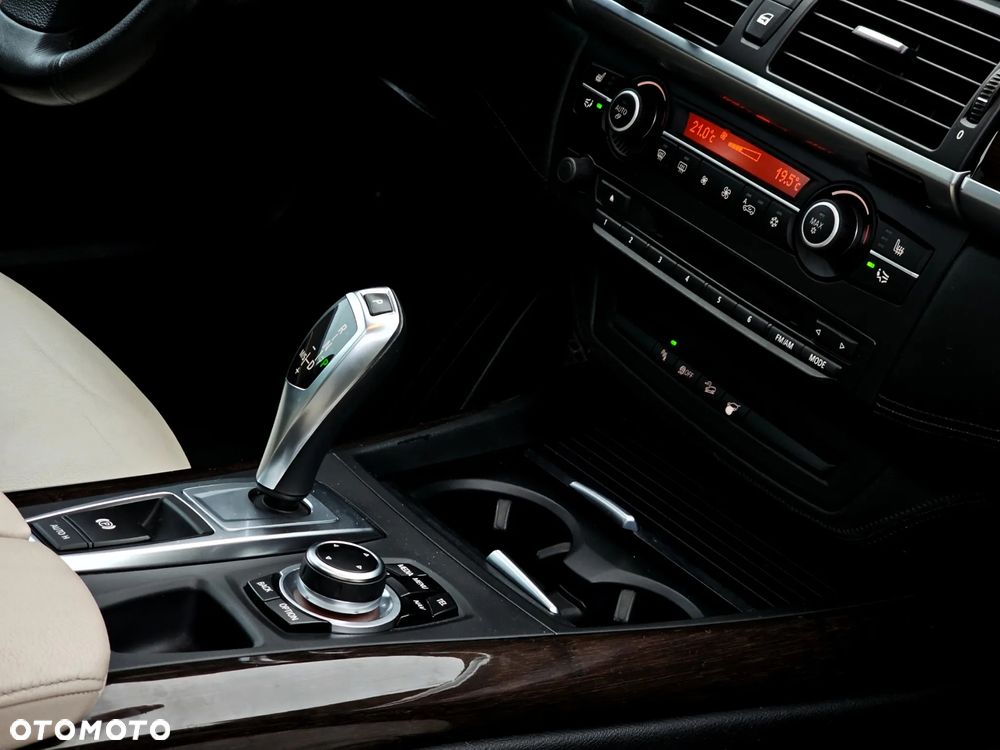 BMW X5 xDrive35d - 32