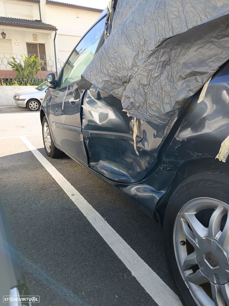 Renault Clio Break 1.2 TCE Dynamique S - 21