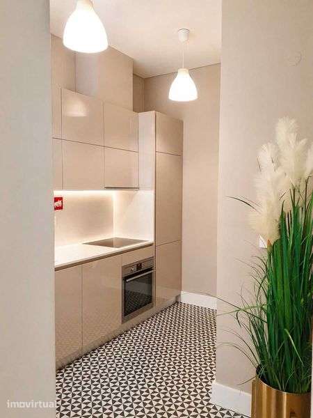 Apartamento T1 elegante na Sé, junto à Praça Almeida Garrett. - Grande imagem: 3/10