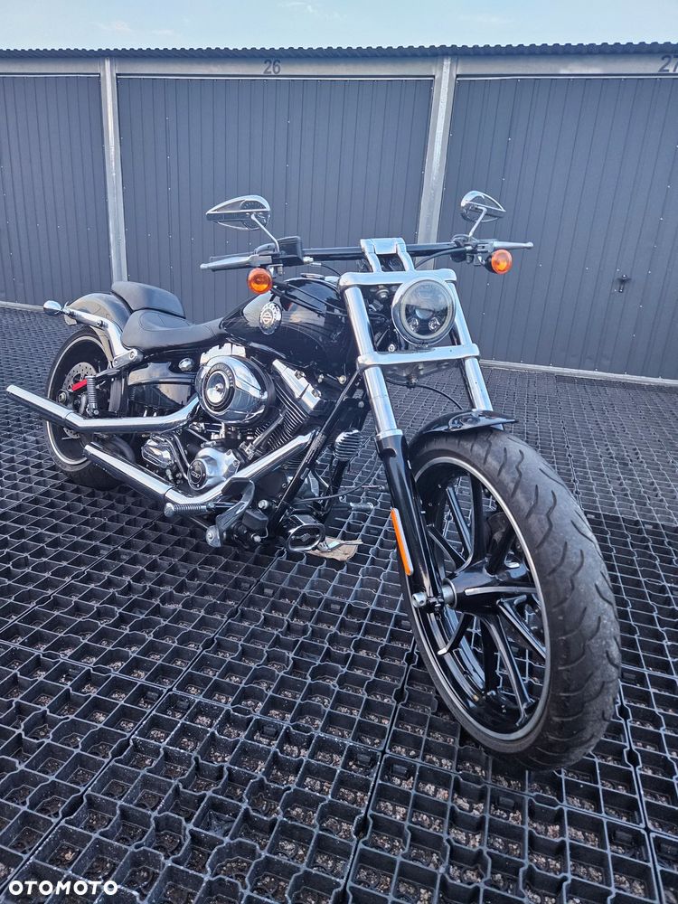 Harley-Davidson Softail Breakout - 2