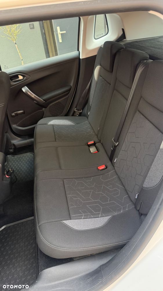 Peugeot 2008 1.2 Pure Tech Active - 10