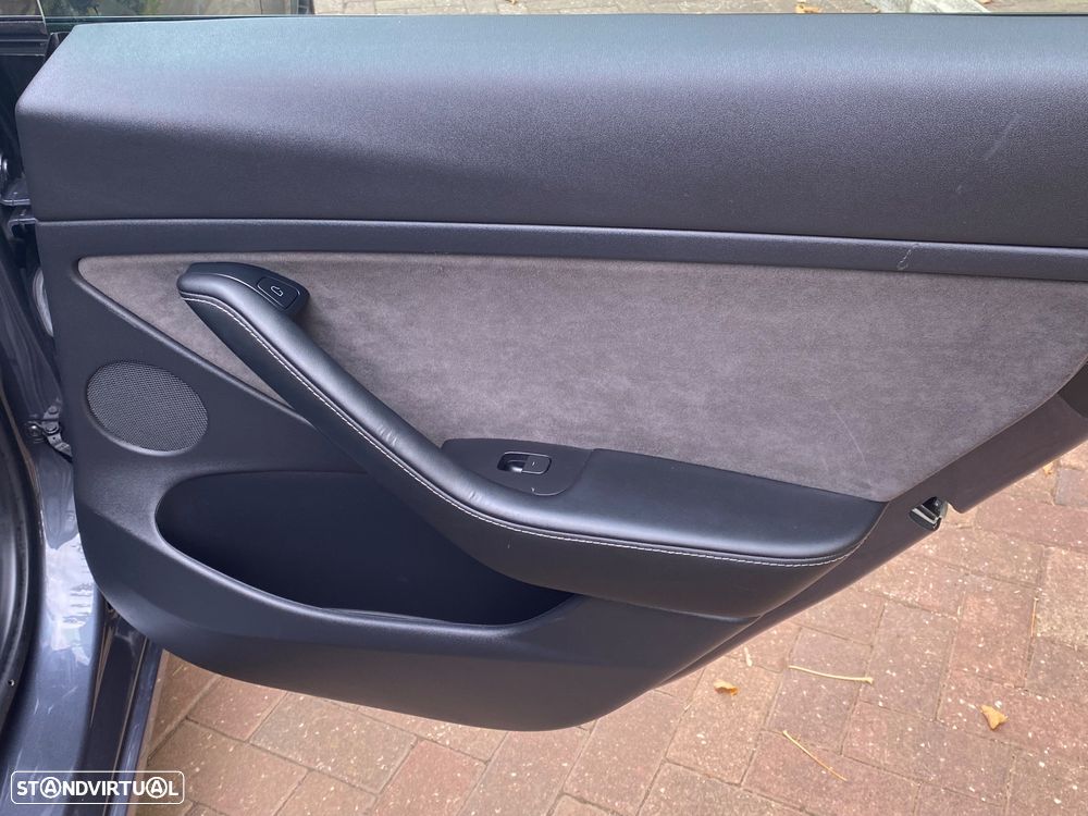 Tesla Model 3 Long Range Tração Integral - 18
