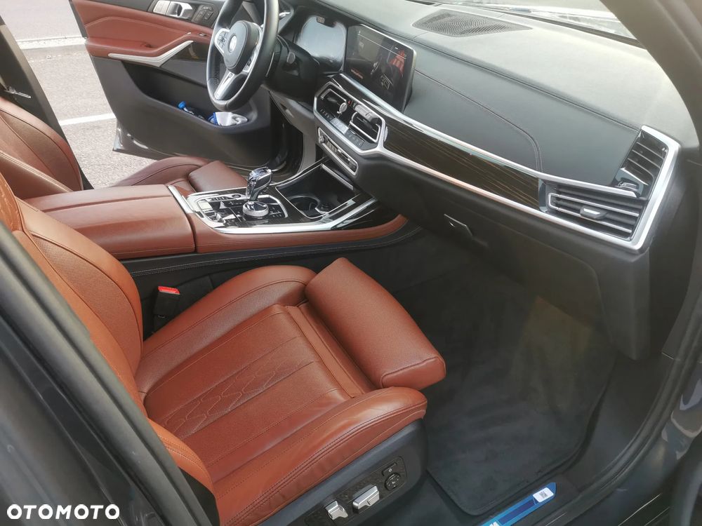 BMW X7 M50i sport - 11