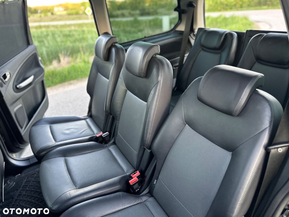Ford Galaxy - 23