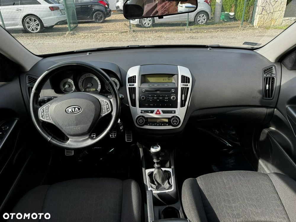Kia Ceed - 13