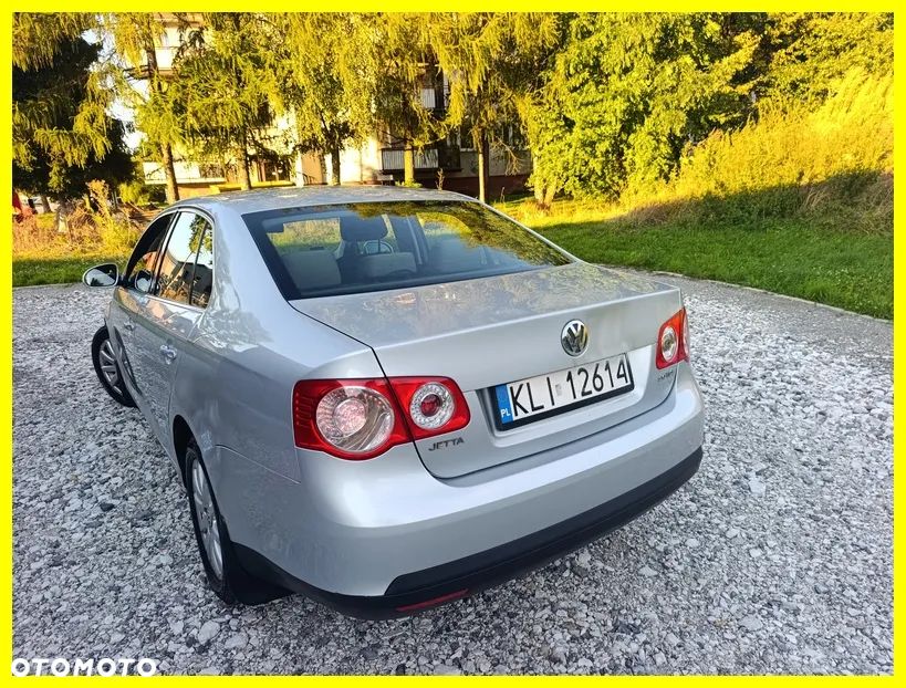 Volkswagen Jetta 2.0 TDI Comfortline - 2