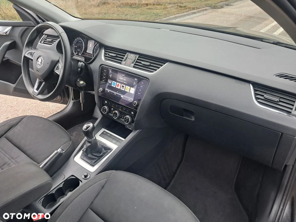 Skoda Octavia 1.6 TDI Premium Edition - 9