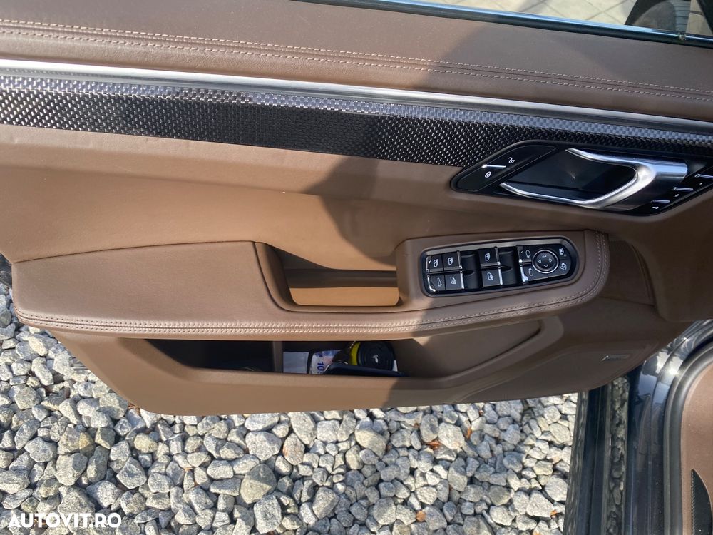 Porsche Macan Turbo PDK mit Performance Paket - 13