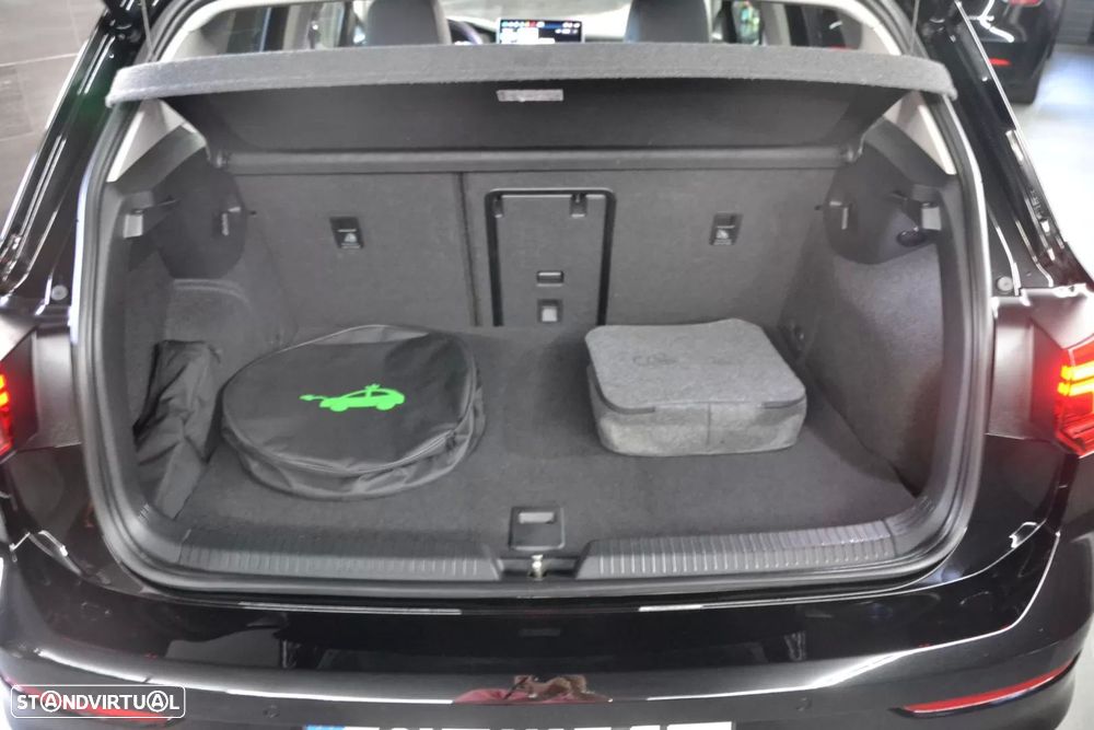 VW Golf 1.5 TSI e-Hybrid Style DSG - 32