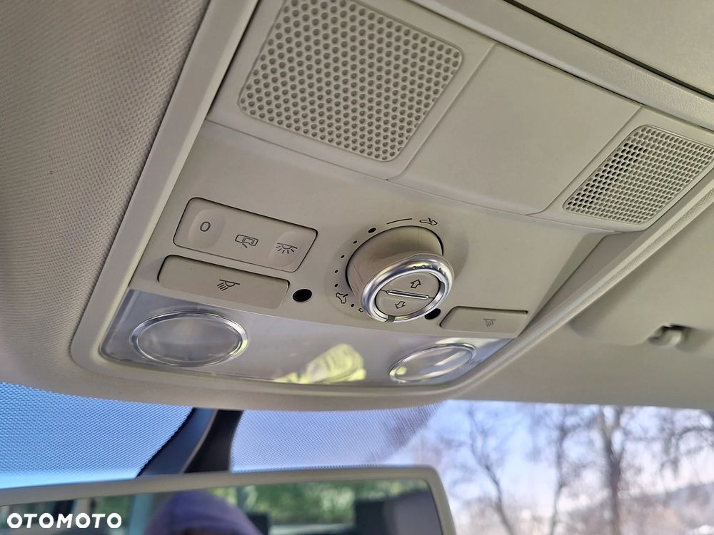 Volkswagen Sharan 2.0 TDI DPF BlueMotion Comfortline - 12