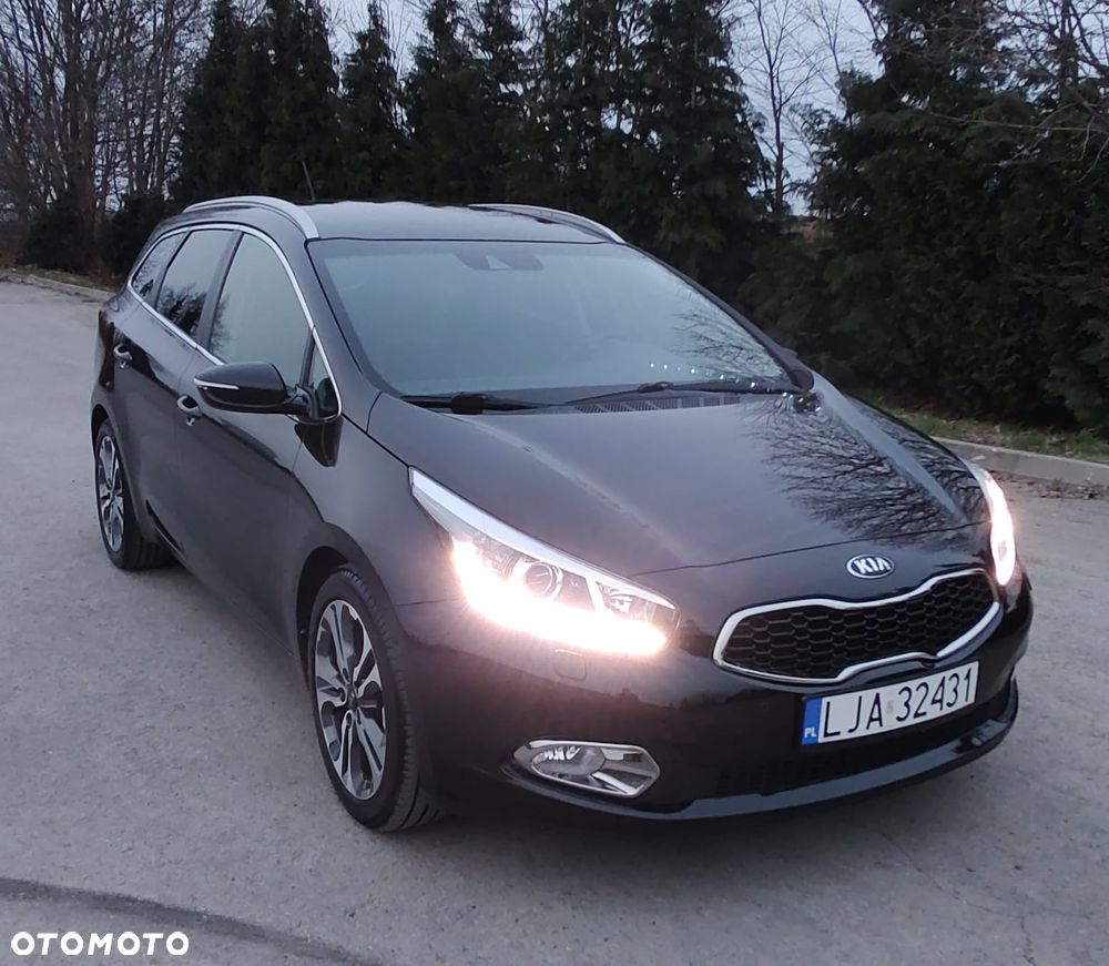 Kia Ceed 1.6 GDI Dream Team Edition - 10