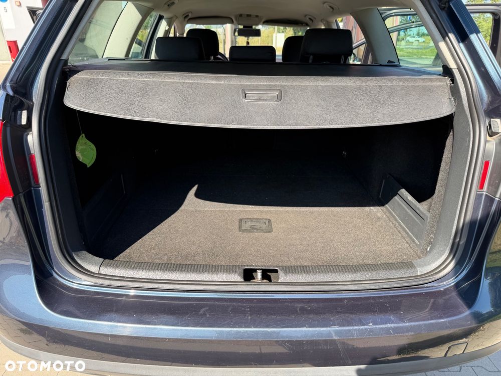 Volkswagen Passat - 9
