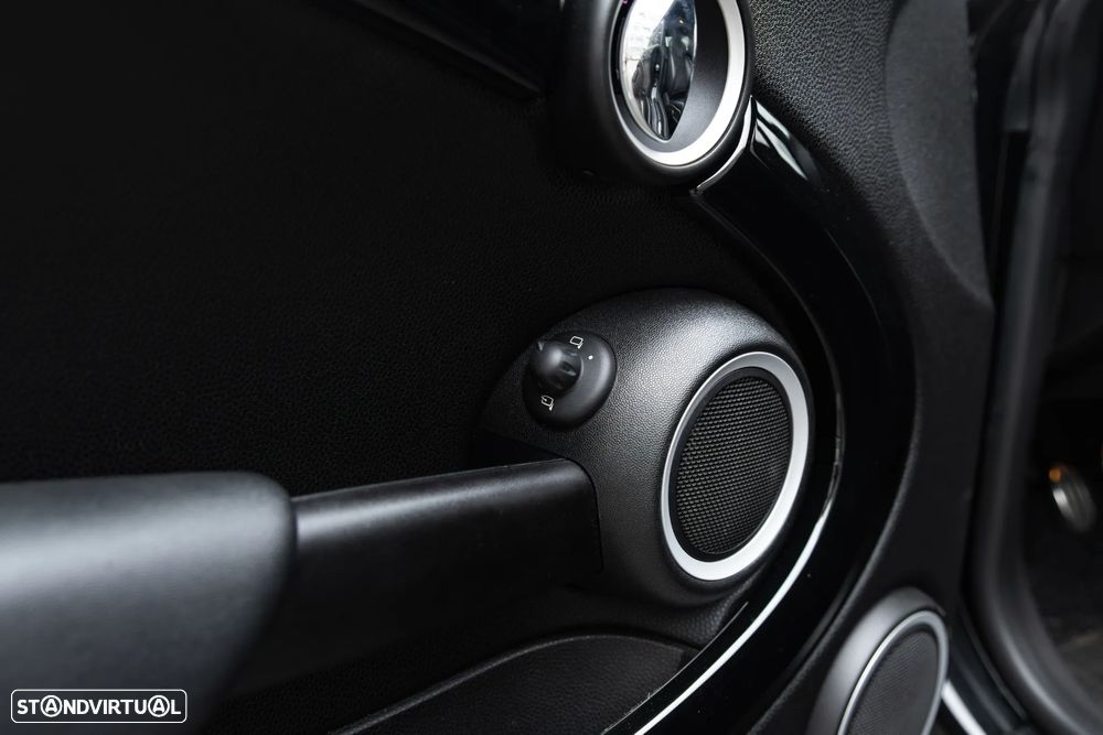 MINI 3 Portas John Cooper Works - 18