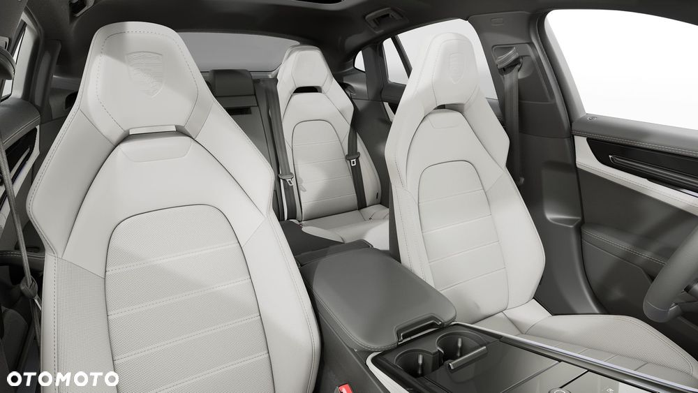 Porsche Panamera 4 E-Hybrid PHEV - 8