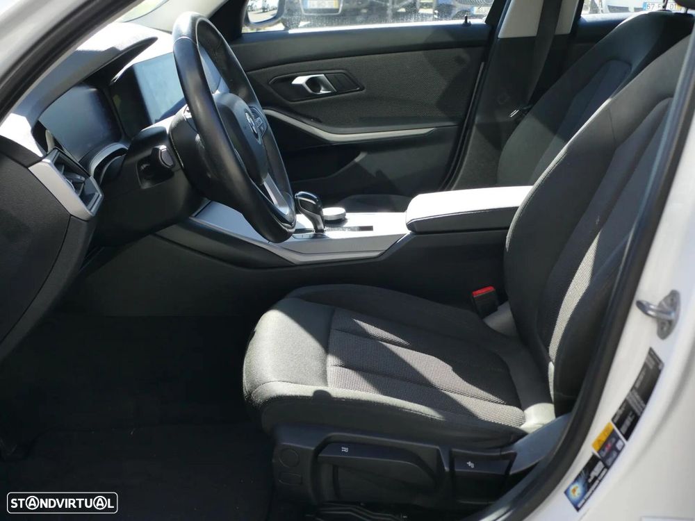 BMW 330 e iPerformance Advantage - 26