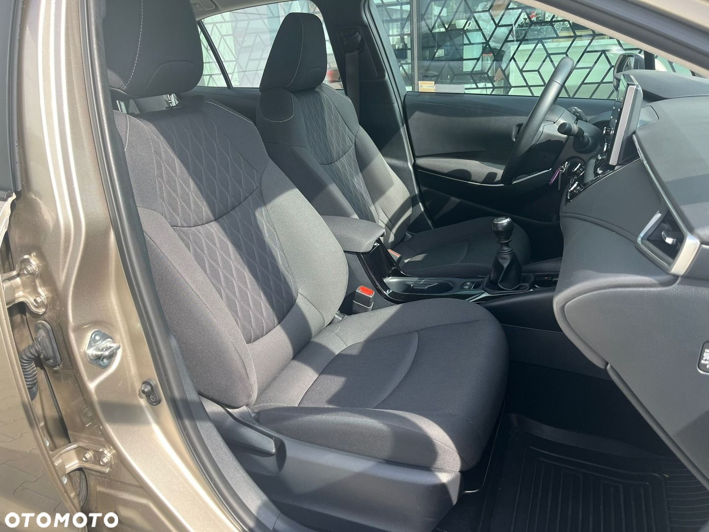 Toyota Corolla - 24