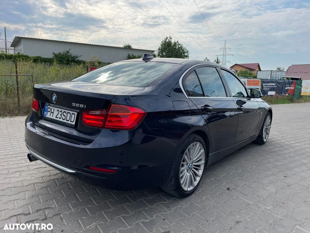 BMW Seria 3 328i Sport-Aut. Luxury Line - 3