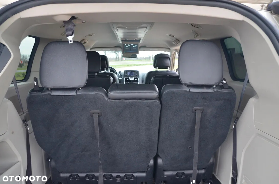 Chrysler Town & Country 3.6 Touring - 16