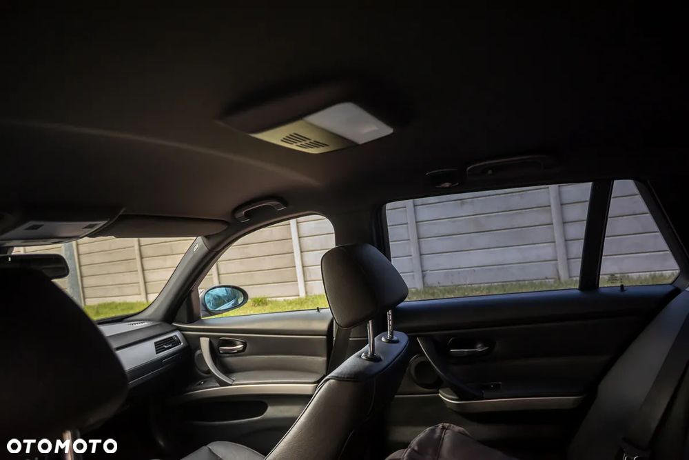 BMW Seria 3 - 36