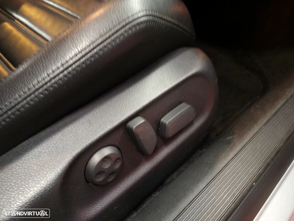VW Passat Variant 2.0 TDi Highline DSG - 24