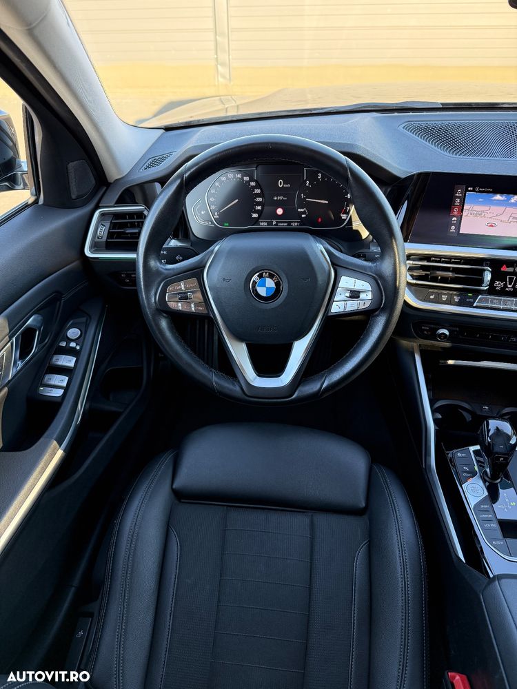 BMW Seria 3 320i GT Aut. Luxury Line - 16