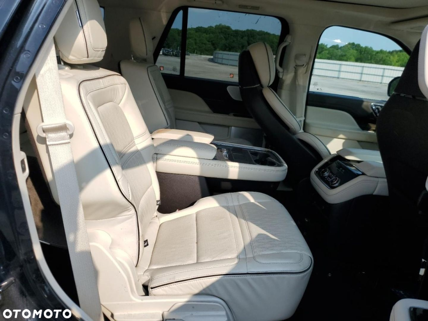 Lincoln Navigator - 9