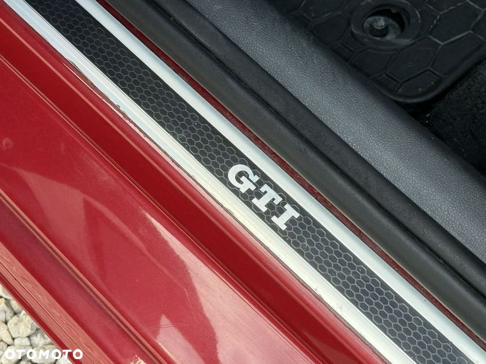 Volkswagen up! 1.0 TSI GTI - 13