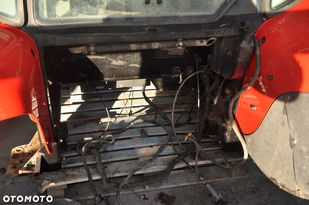 KABINA CZESCI KABINY  MASSEY FERGUSON 7480 6480 6485 - 3